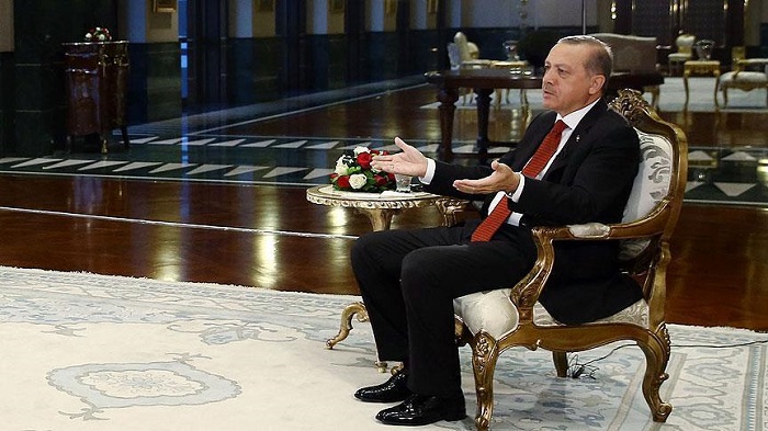 Turkish leader says EU refugee deal at risk